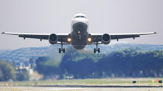 El Gobierno habilitó a una nueva aerolínea para operar en Argentina: cuál es y qué rutas realizará