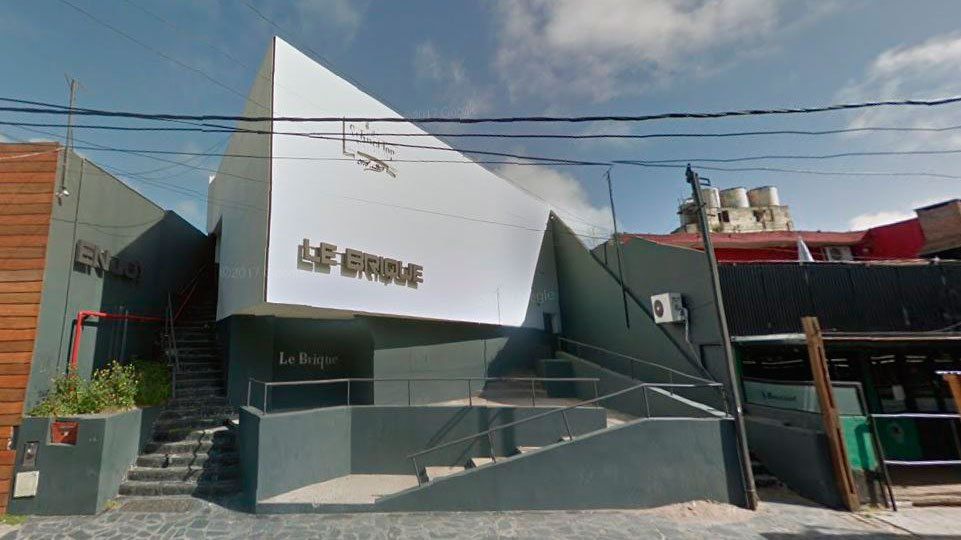 Un joven de 19 años murió a causa de una golpiza en la puerta de un boliche en Villa Gesell: hay ocho demorados