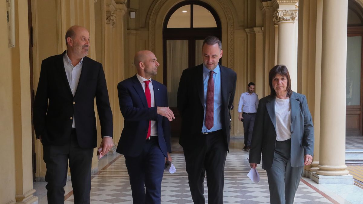 El Gobierno anunci&oacute; la desregulaci&oacute;n de Intercargo.