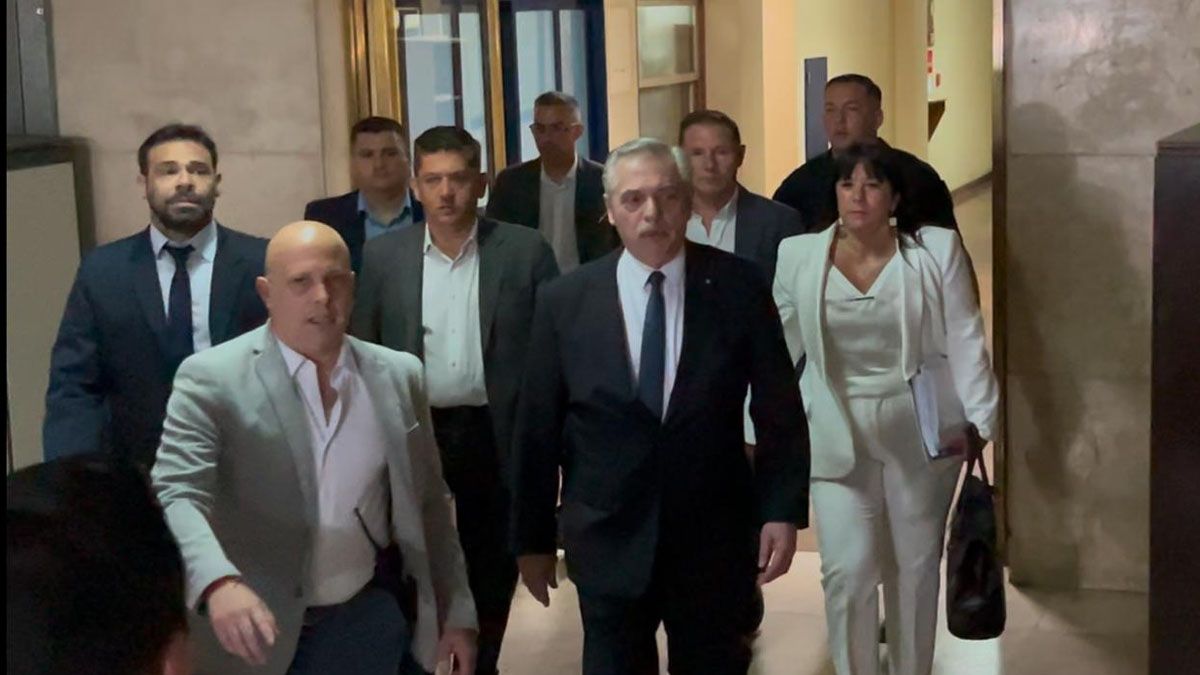 Primera declaraci&oacute;n indagatoria de Alberto Fern&aacute;ndez por la causa seguros. Pidi&oacute; volver a declarar. (Foto: Captura de TV)