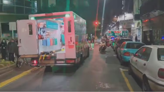 Se incendió un piso de un sanatorio en Balvanera: evacuaron a 50 pacientes