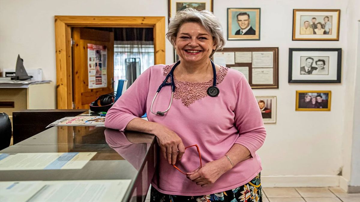 Angelique Coetzee, la médica sudafricana que dice que la variante Ómicron causa leves síntomas de la enfermedad (Foto: Archivo)