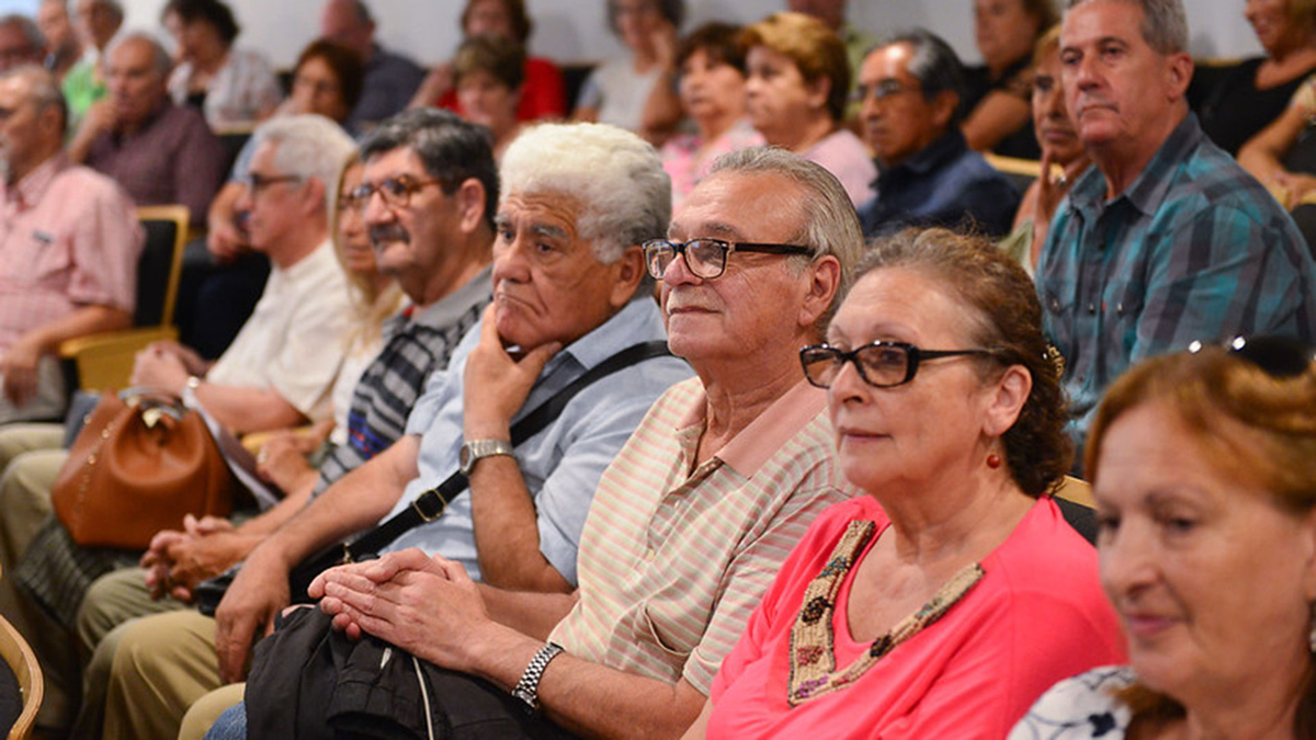 Jubilados y pensionados: ¿cómo obtener $15.000 extra este abril?