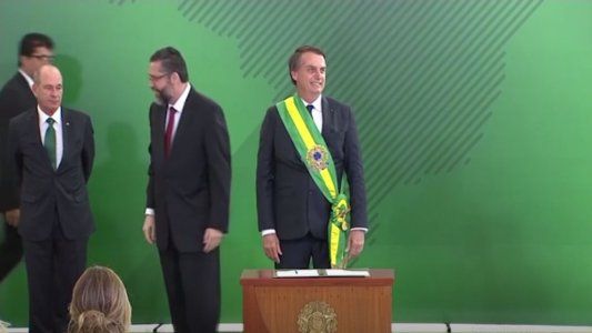 Crisis política en Brasil: Bolsonaro cambia a su gabinete