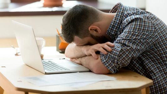 Cansancio o estrés: qué vitamina puede faltarte y cómo solucionarlo