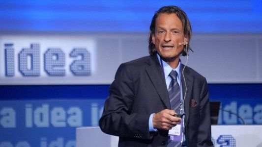 La dura metáfora de Belocopitt: Hay que atravesar un lago que está con tiburones, arañas, cocodrilos, y lo tenemos que pasar desnudos