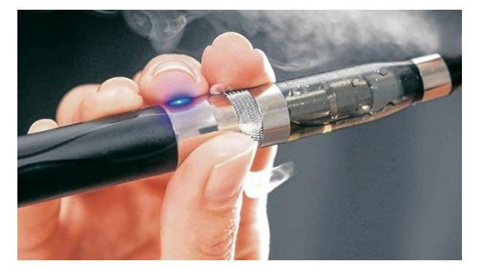 Cigarrillo electrónico: Alertan sobre el consumo excesivo tras el primer caso de lesión pulmonar