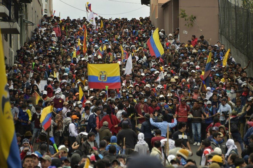 En plena crisis y con récord de candidatos, Ecuador elegirá este domingo a su próximo presidente