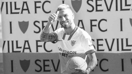 Papu Gómez: Es un orgullo vestir una camiseta que también usó Maradona