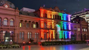 Un grupo de libertarios quiso entrar por la fuerza a la Casa Rosada