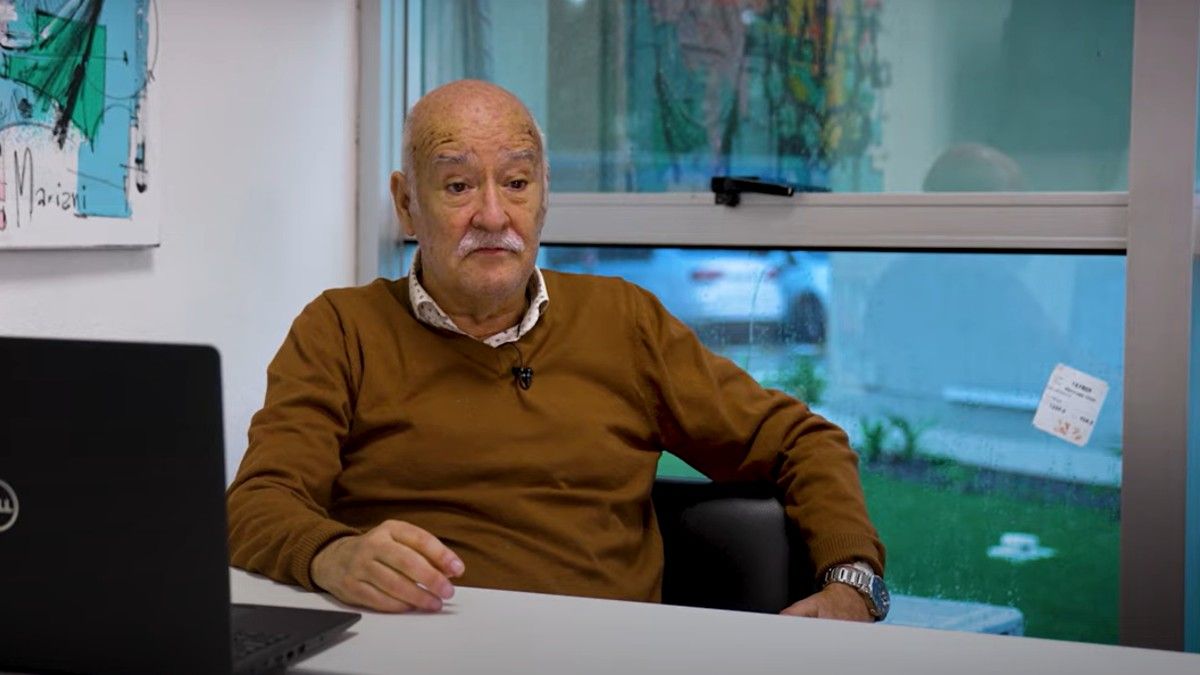 Omar Souto tuvo el privilegio de ser el primer empleado de la AFA que citó a Messi a la Selección. (Foto: Captura TV) 