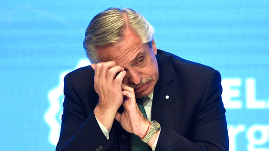 Alberto Fernández se bajó de la precandidatura a la reelección presidencial