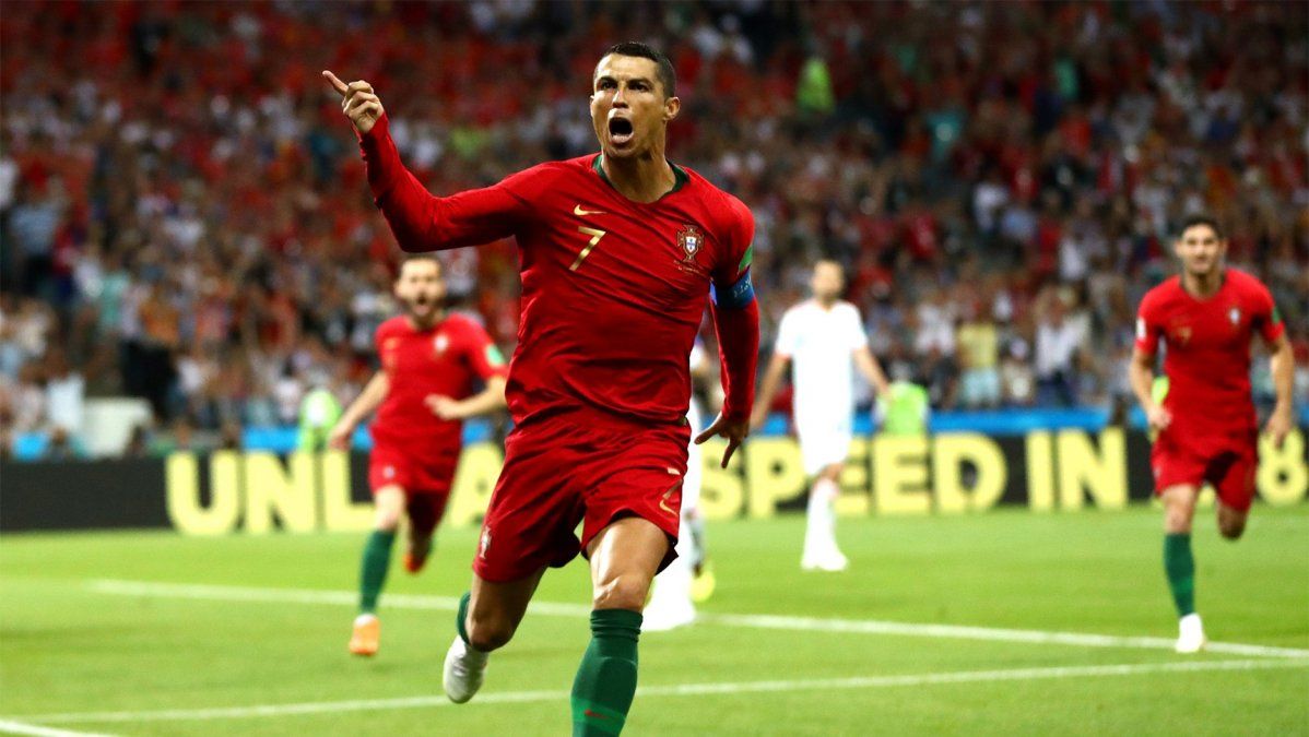 Portugal y España empatan en una noche soñada de Cristiano, que hizo tres goles