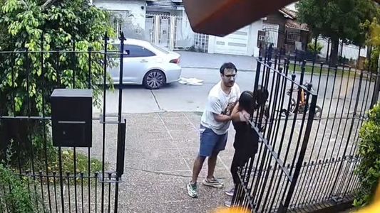 ¡Por favor!: el video del desgarrador y violento robo a una nena de 10 años con parálisis