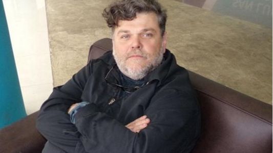 A Alfredo Casero lo bajaron de “La Peluquería de Don Mateo” y el actor estalló en Twitter