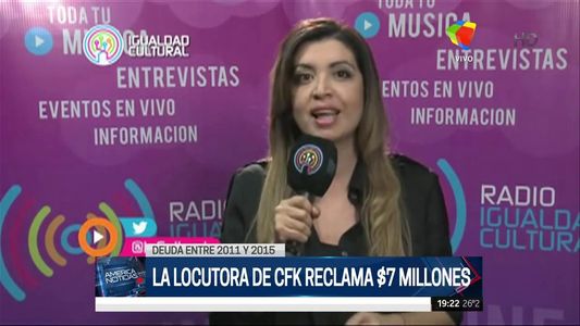 La locutora que presentaba actos de Cristina reclama al Estado una deuda millonaria