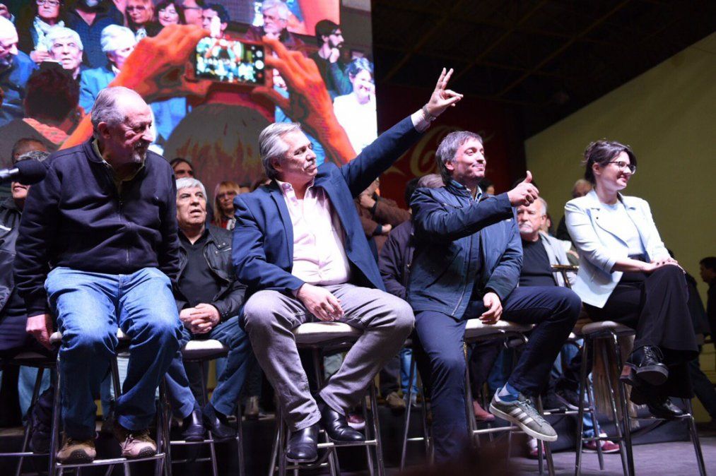 Con Alberto y Máximo en primera fila, la CTA de Yasky votó su regreso a la CGT