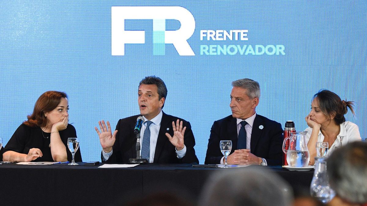 Sergio Massa encabezó una reunión de la mesa del Frente Renovador. (Prensa)