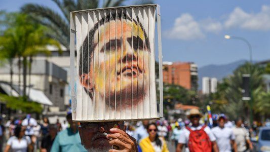 Tras el escándalo en la Asamblea Nacional, Guaidó convocó a marchar en contra del Gobierno de Maduro