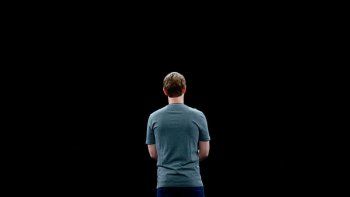 Después de tres días de silencio, Mark Zuckerberg dio su versión sobre Cambridge Analytica