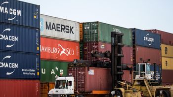 El Gobierno anunció la eliminación del 95% del Impuesto País para las importaciones