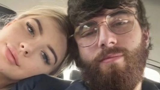 Le ofreció dinero a un indigente en el súper, él no lo aceptó y ella se enamoró