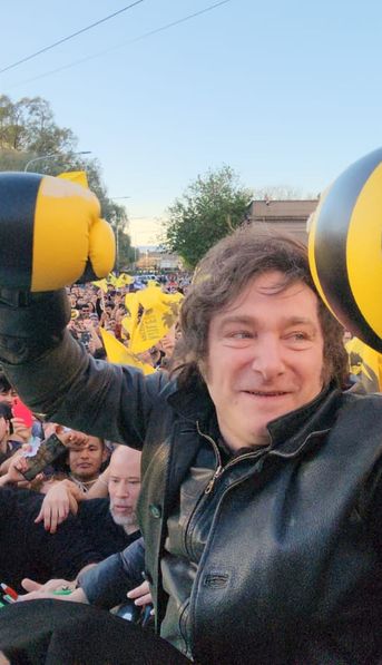 Empieza la campaña: Milei se pone al frente la estrategia de LLA y centraliza en Francos la defensa frente al criptogate