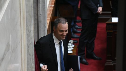 Adorni se defendió en Diputados y negó irregularidades: qué dijo sobre su patrimonio y los viajes al exterior