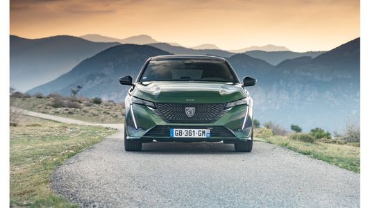 El nuevo Peugeot 308 y su emblema tecnológico