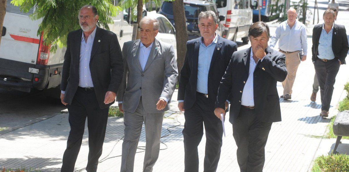 La Mesa de Enlace sostuvo que el paro en la hacienda es el comienzo.