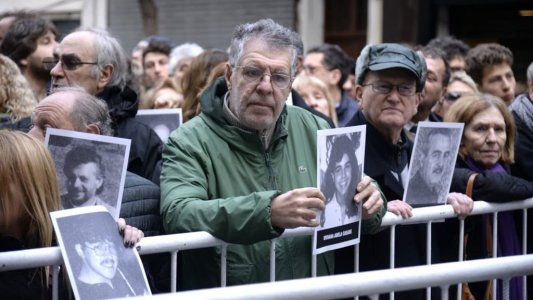 No se puede pactar con asesinos: el reclamo del presidente de la AMIA a 25 años del atentado terrorista