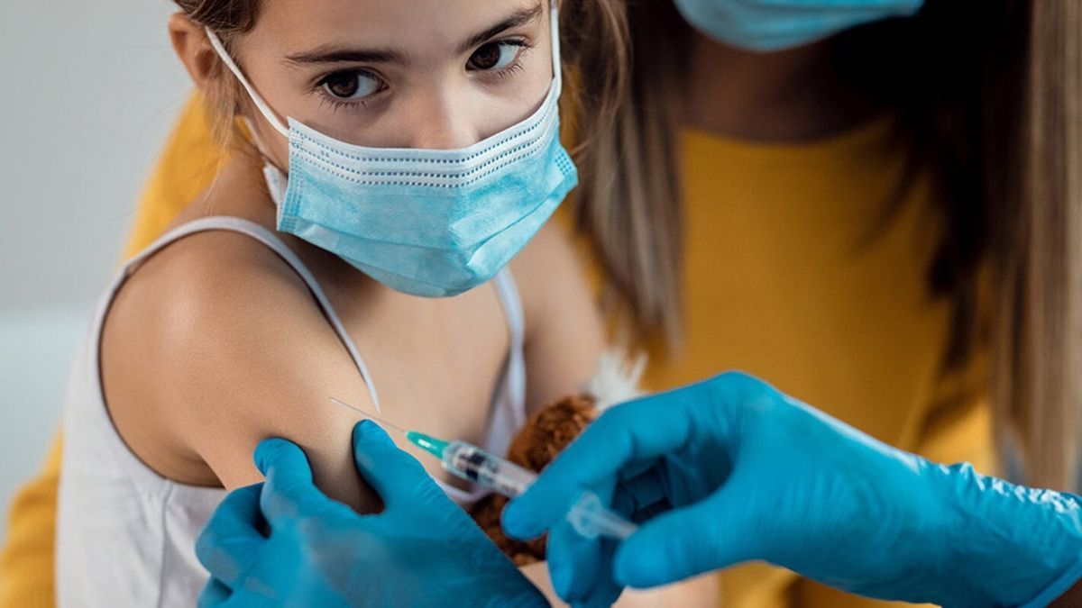 La vacuna de&nbsp;Pfizer recibió la autorización de uso de emergencia de la Administración de Alimentos y Medicamentos (FDA) en diciembre de 2020 para la prevención de la enfermedad por coronavirus 2019 (Covid-19) en personas de 16 años de edad o más