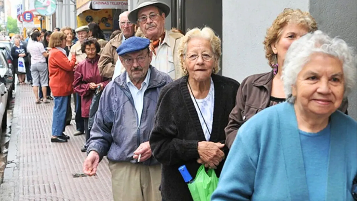 Javier Milei confirm&oacute; el extra que todos los jubilados de ANSES estaban esperando para julio