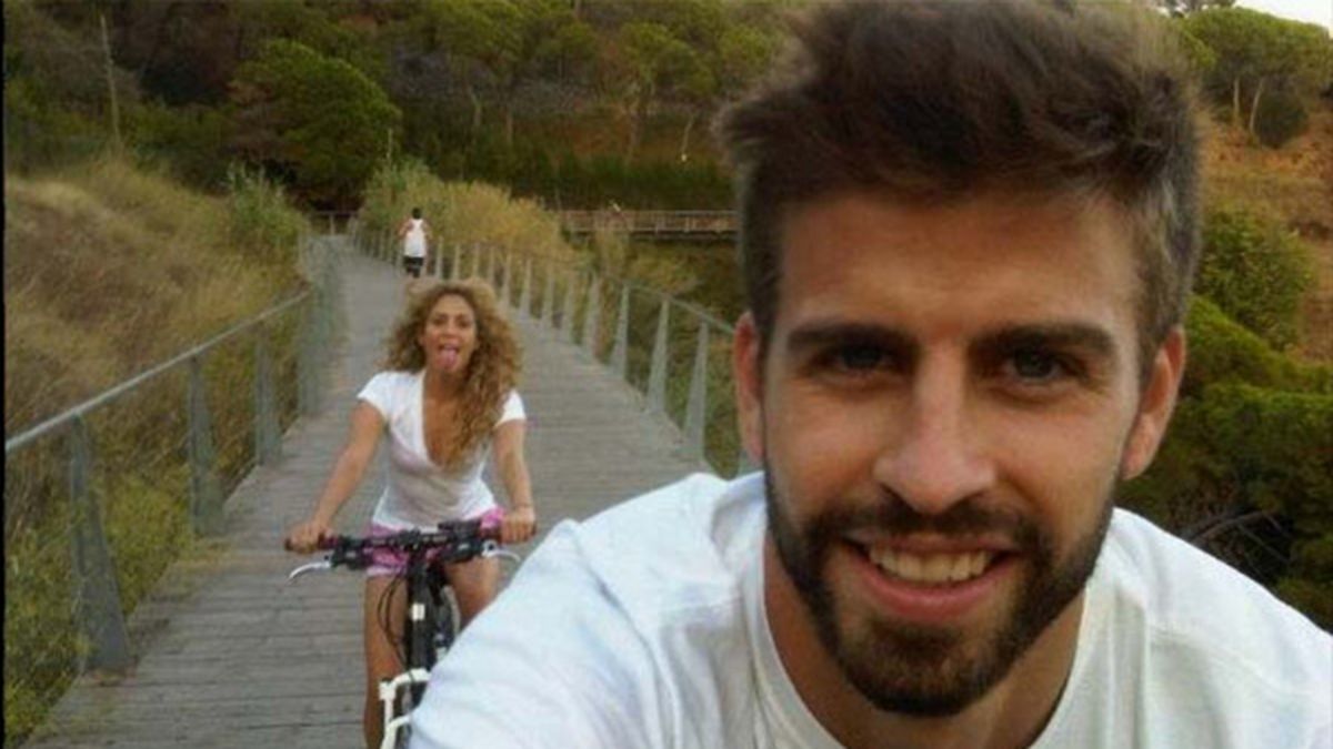 La pareja realizó una travesia en bicicleta.