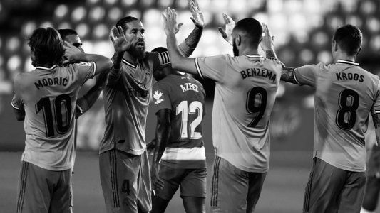Dos goles preciosos de Mendy y Benzema le dieron el triunfo a Real Madrid sobre Granada, para quedar a las puertas del título