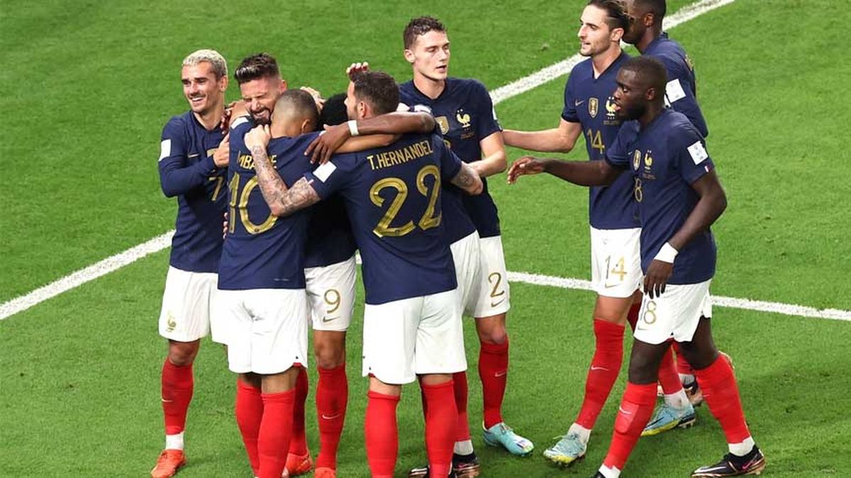 Francia rompió la maldición del campeón.