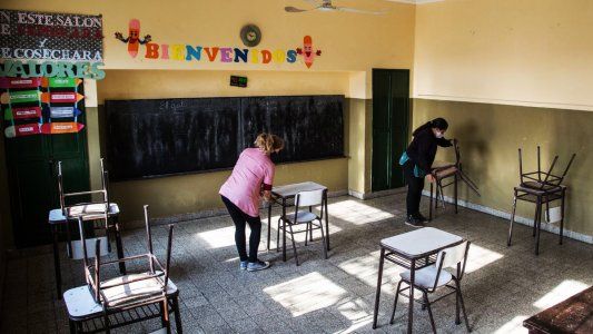 Tras una semana de confinamiento, volvieron las clases presenciales en la Ciudad