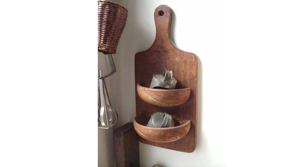 Reciclá la tabla de madera que ya está muy vieja y convertila en esta fabulosa idea. Reciclá la tabla de madera que ya está muy vieja y convertila en esta fabulosa idea. 