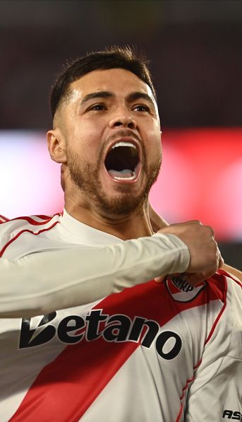 Con un contundente 3 a 0, River derrotó a Barracas Central y selló su pasaje a cuartos
