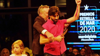 Premios Estrella de Mar 2020: director de la obra “La mueca” subió al escenario y se cortó las venas