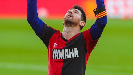 ¡Diez eterno! El fuerte homenaje de Lionel Messi a Diego Maradona en pleno partido