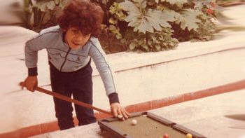 ¿Quién es este famoso periodista y político que instagrameó su foto de chico mientras jugaba al pool?