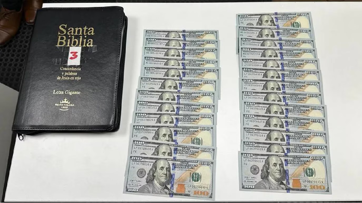 Encontraron casi US$17.000 escondidos en biblias con destino a Estados  Unidos