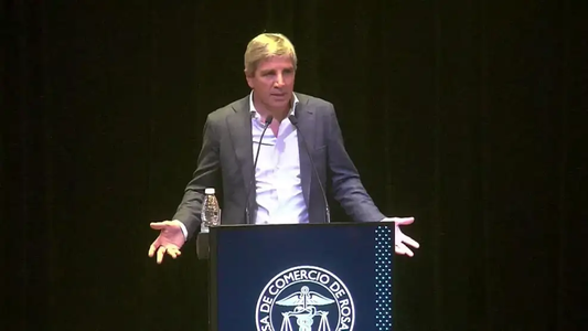 Luis Caputo habló en la Bolsa de Comercio de Rosario: No va a haber crisis económica