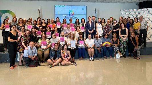 Firman un compromiso contra la violencia de género digital