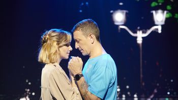 Así fue el debut de Nico Vázquez con Tootsie en la calle Corrientes: fotos y video
