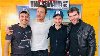 Los extranjeros de ATAV fueron al teatro a ver a Nico Vázquez, Flor Vigna y Benja Rojas