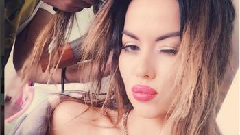 Karina Jelinek derritió cerebros posando con un corpiño con transparencias