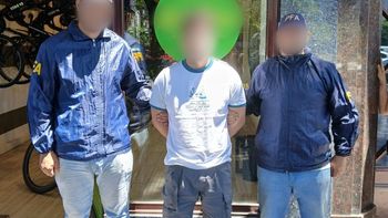 La caída del presunto narco peruano en el barrio porteño de Recoleta. (Foto: prensa Ministerio de Seguridad).