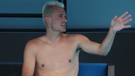 Abierto de Australia: un tenista avisó que tenía coronavirus, la jueza lo dejó seguir jugando y dio positivo